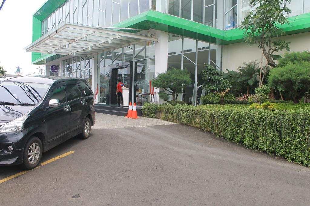 Agria Hotel Bogor Luaran gambar